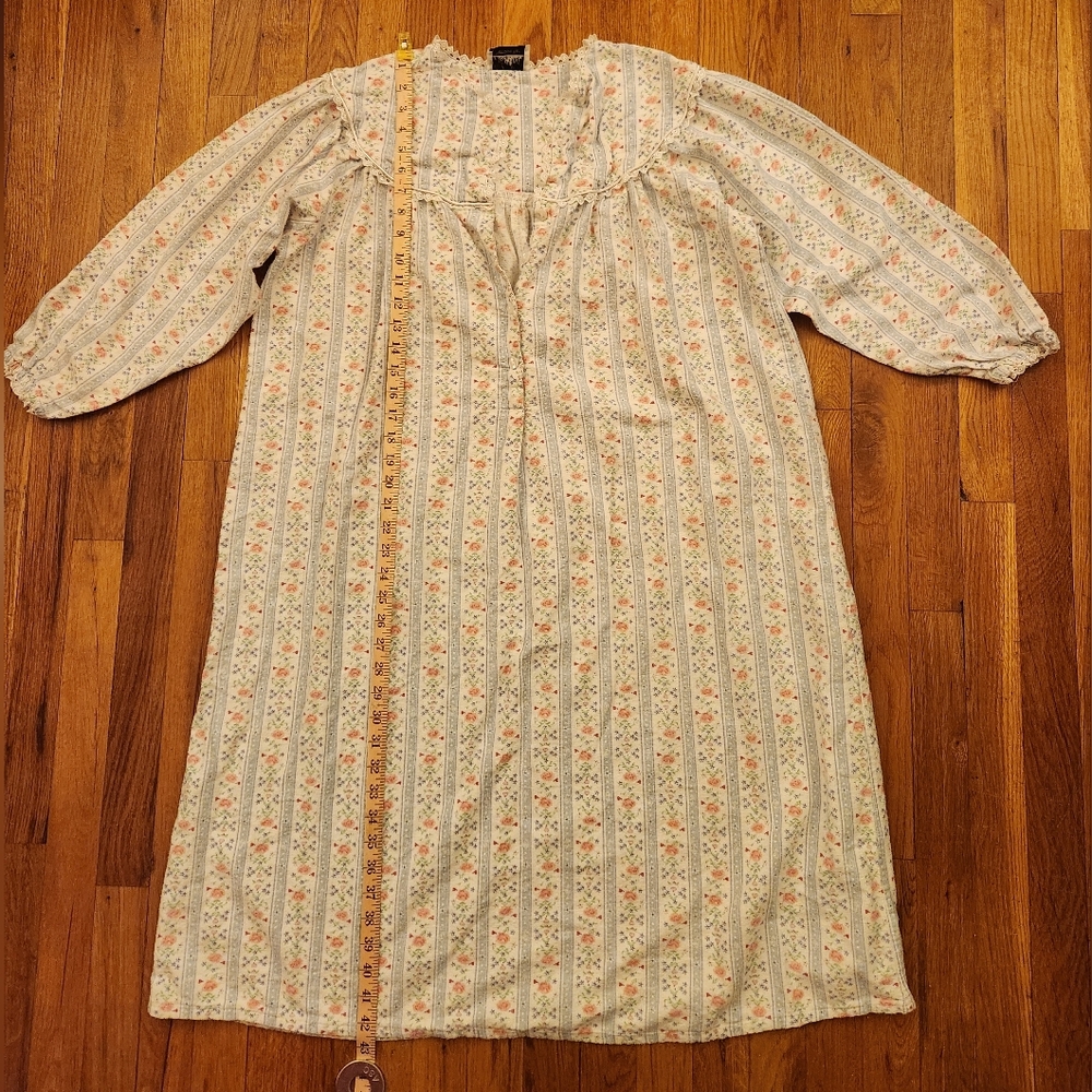 Vintage Metropolitan Light Blue Floral and Lace Flannel Nightgown Size L